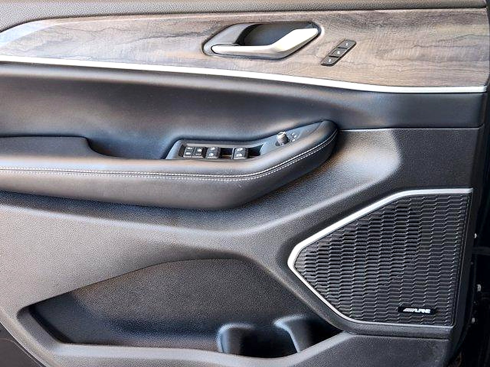 2023 Jeep Grand Cherokee Limited 4x2
