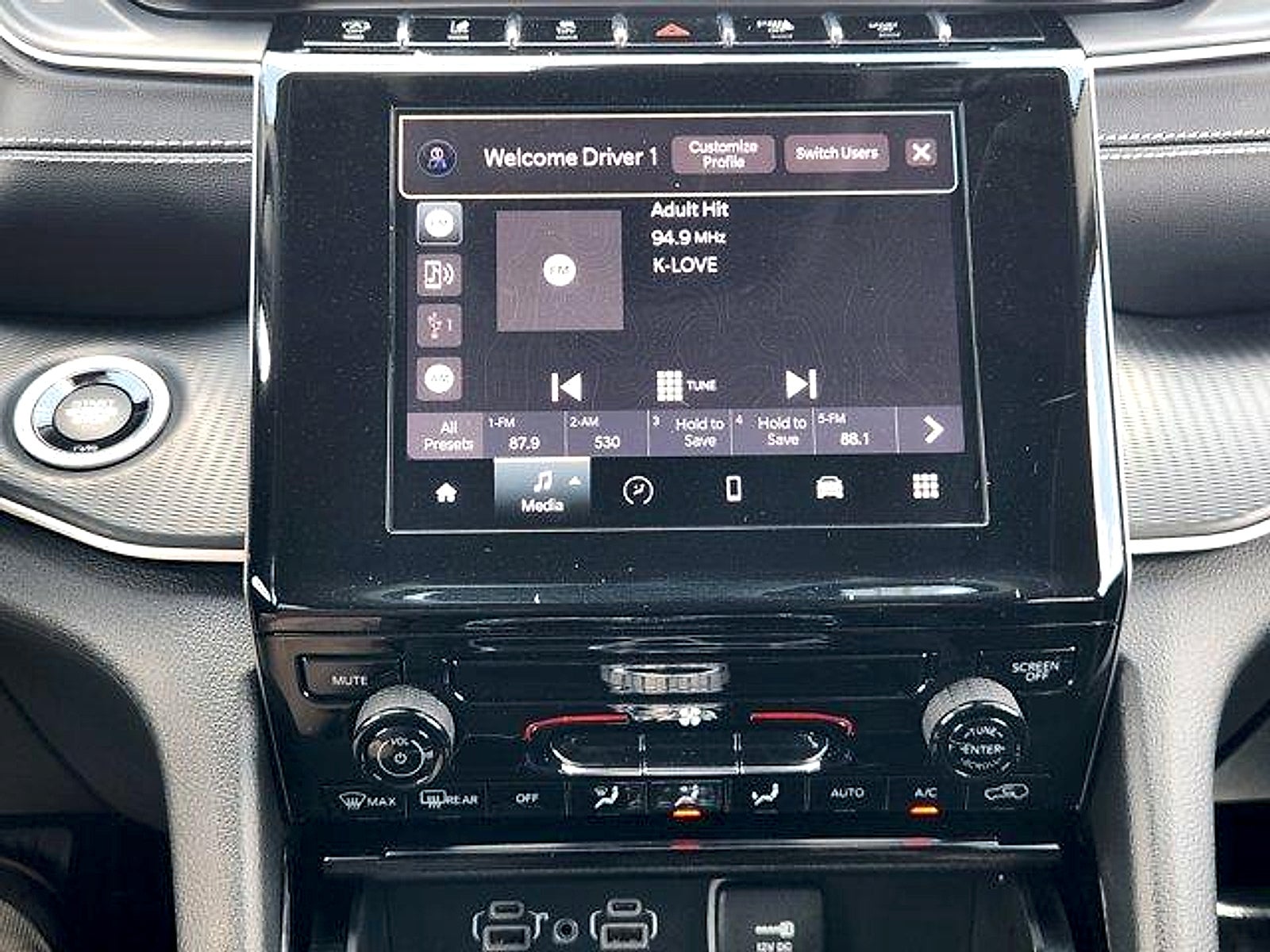 2023 Jeep Grand Cherokee Laredo 4x4