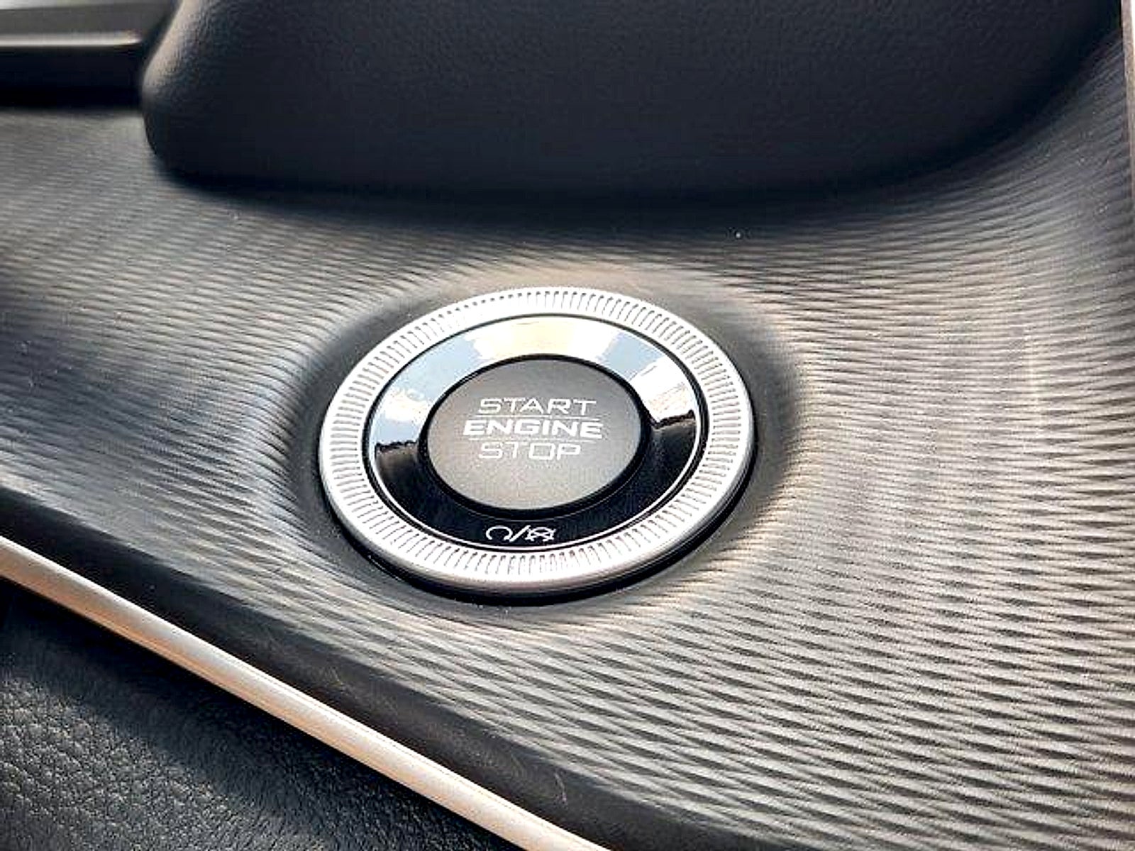2023 Jeep Grand Cherokee Laredo 4x4