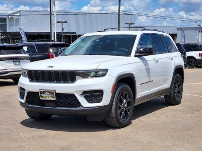 2023 Jeep Grand Cherokee Laredo 4x4