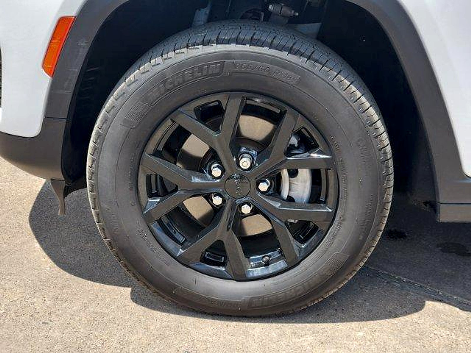 2023 Jeep Grand Cherokee Laredo 4x4