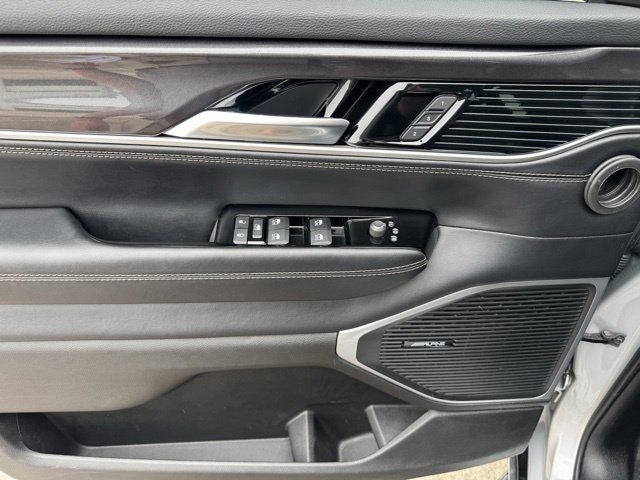 2024 Jeep Wagoneer Base
