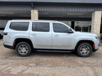 2024 Jeep Wagoneer Base