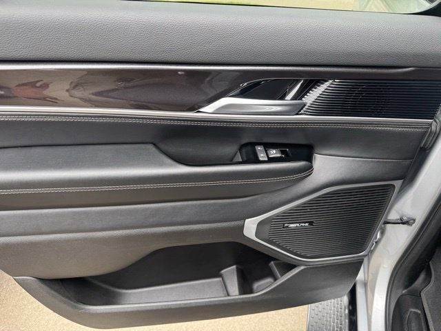 2024 Jeep Wagoneer Base