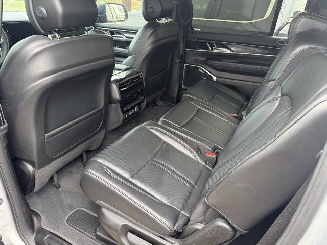 2024 Jeep Wagoneer Base