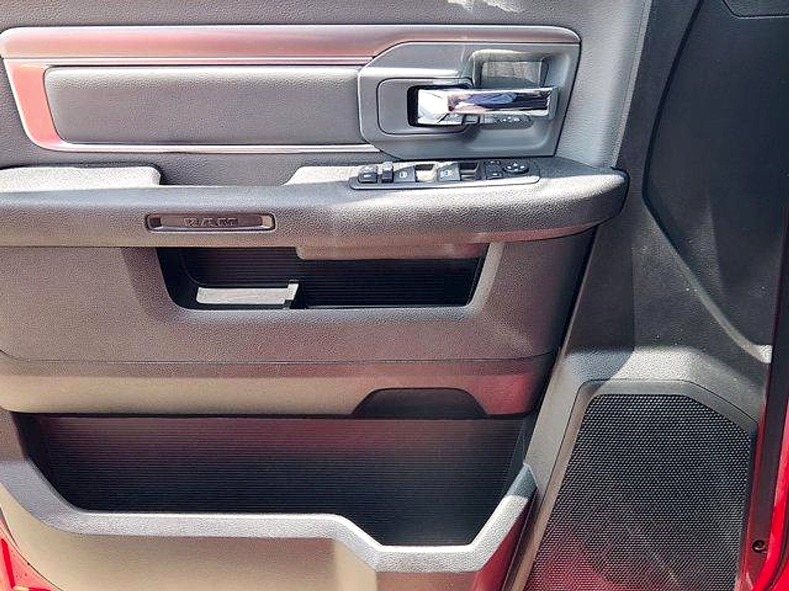 2023 RAM 1500 Classic SLT Crew Cab 4x4 5'7" Box