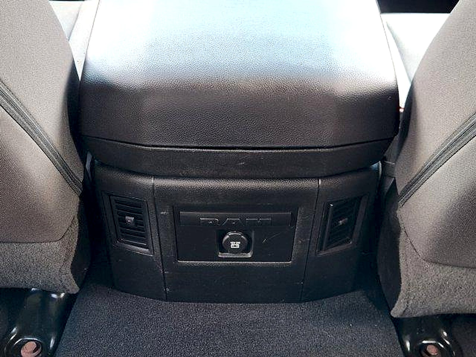 2023 RAM 1500 Classic SLT Crew Cab 4x4 5'7" Box