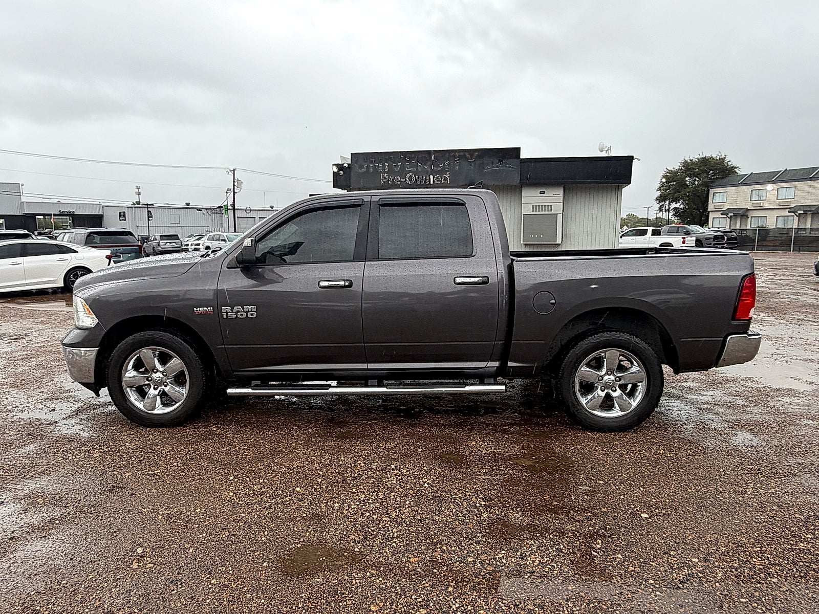 2015 RAM 1500 SLT 4X4 CREW CAB 140 IN. WB