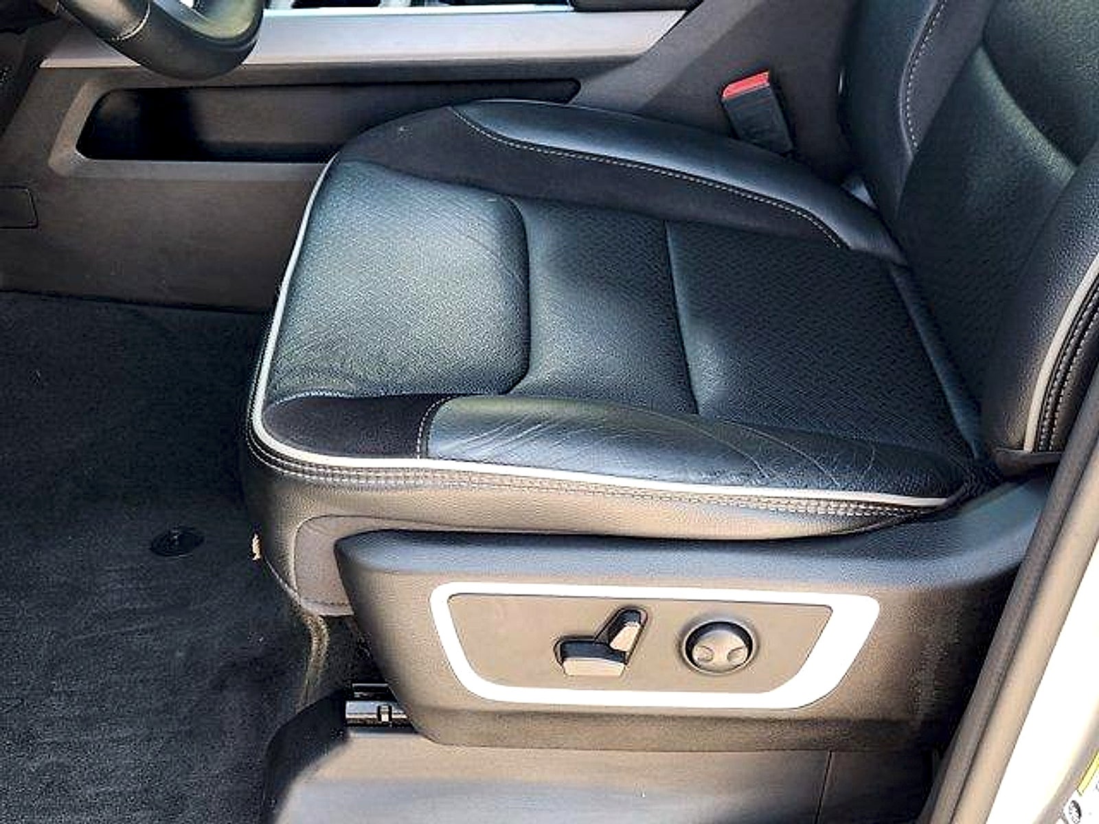 2022 RAM 1500 Laramie Crew Cab 4x4 5'7" Box