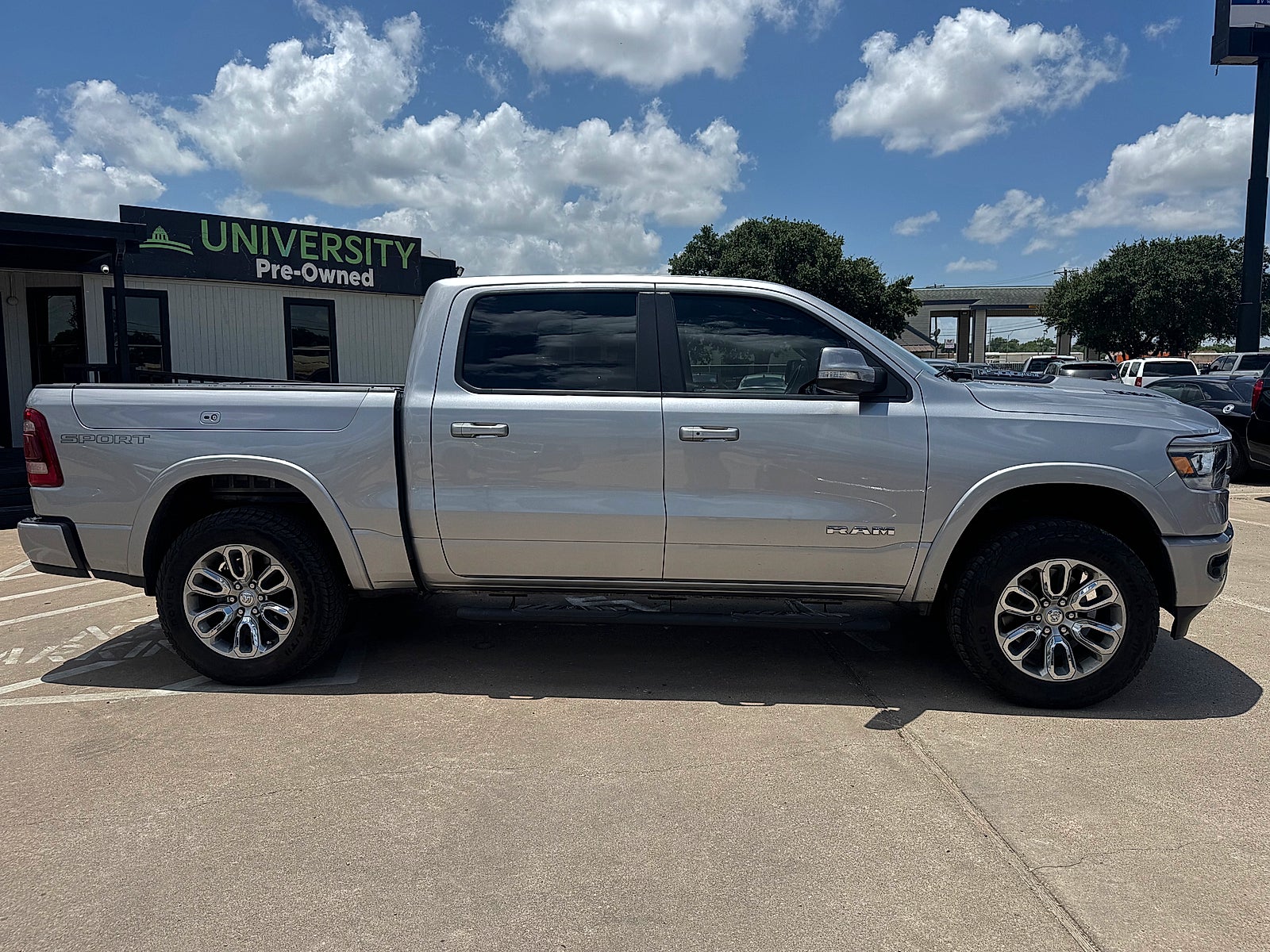 2022 RAM 1500 Laramie Crew Cab 4x4 5'7" Box