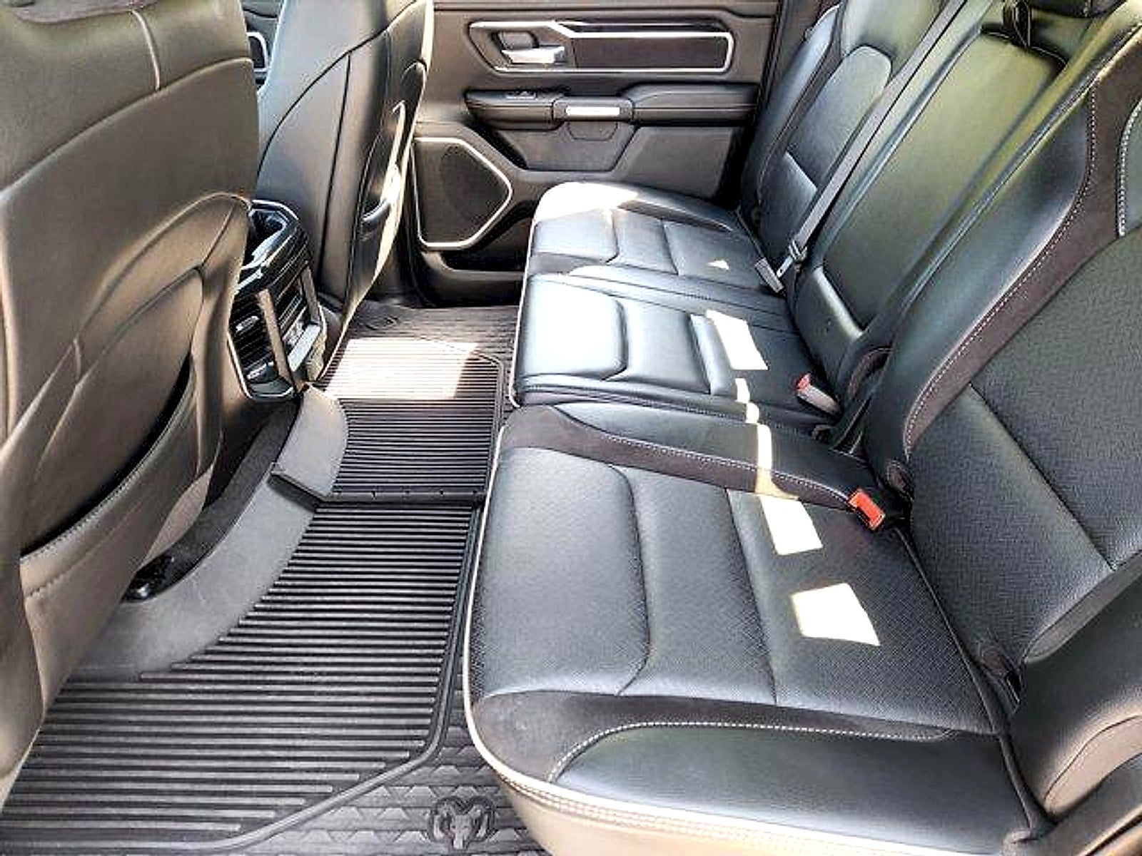 2022 RAM 1500 Laramie Crew Cab 4x4 5'7" Box