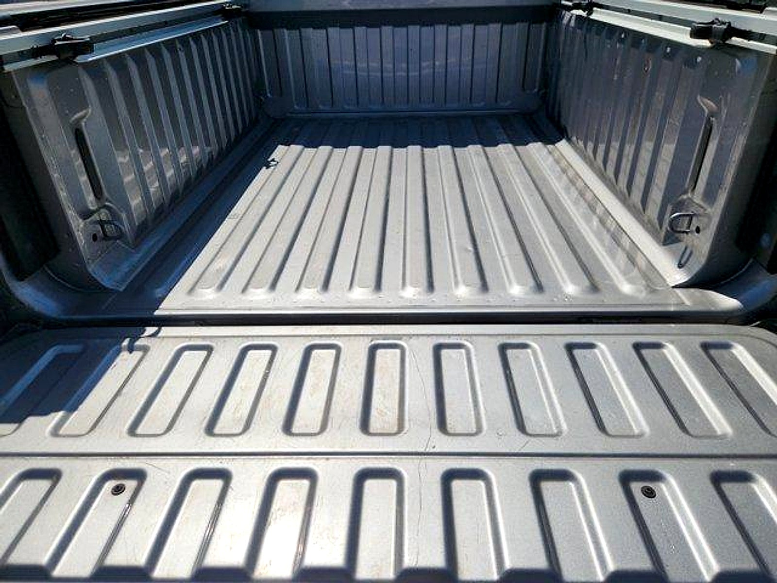 2022 RAM 1500 Laramie Crew Cab 4x4 5'7" Box