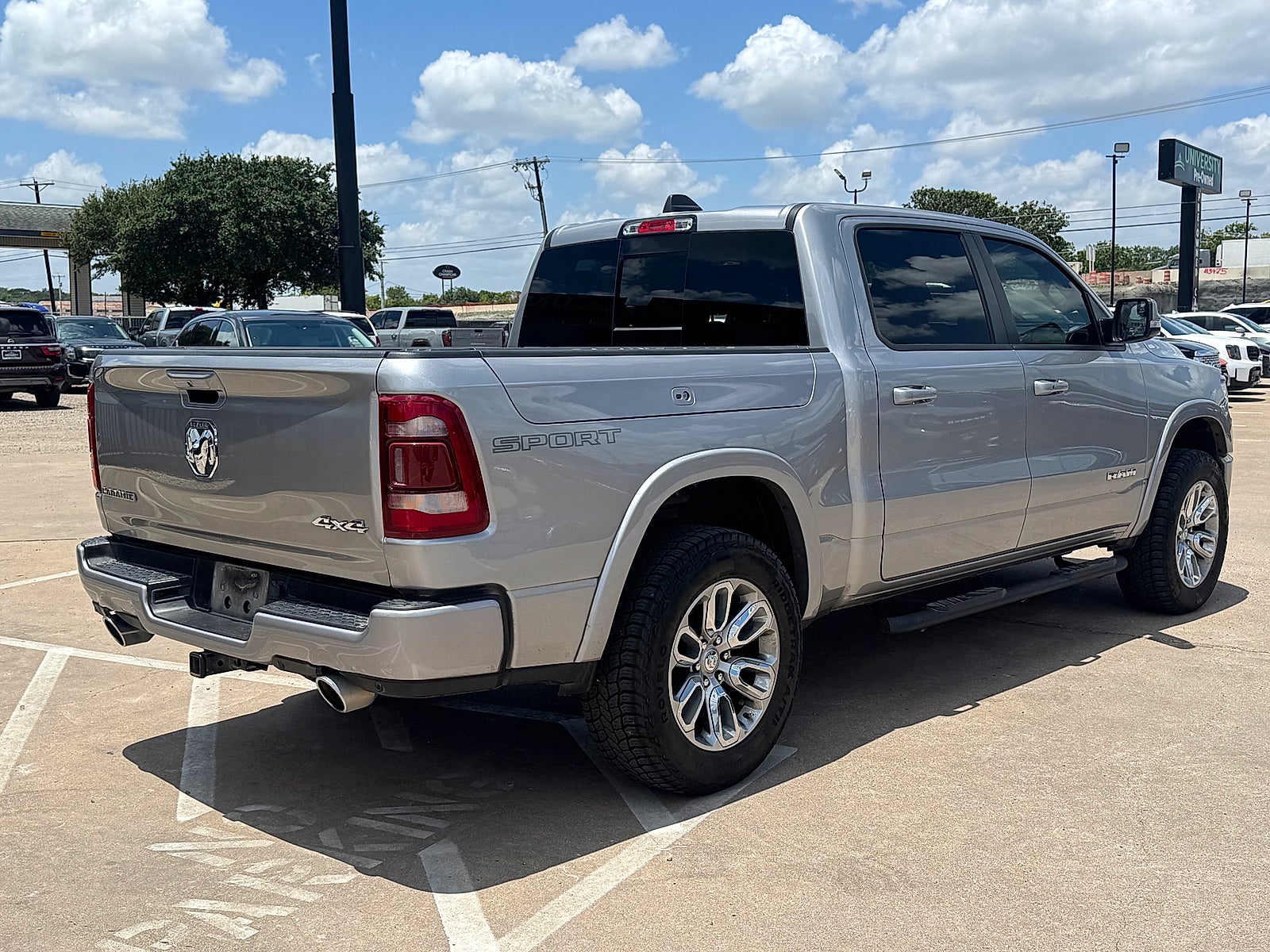 2022 RAM 1500 Laramie Crew Cab 4x4 5'7" Box