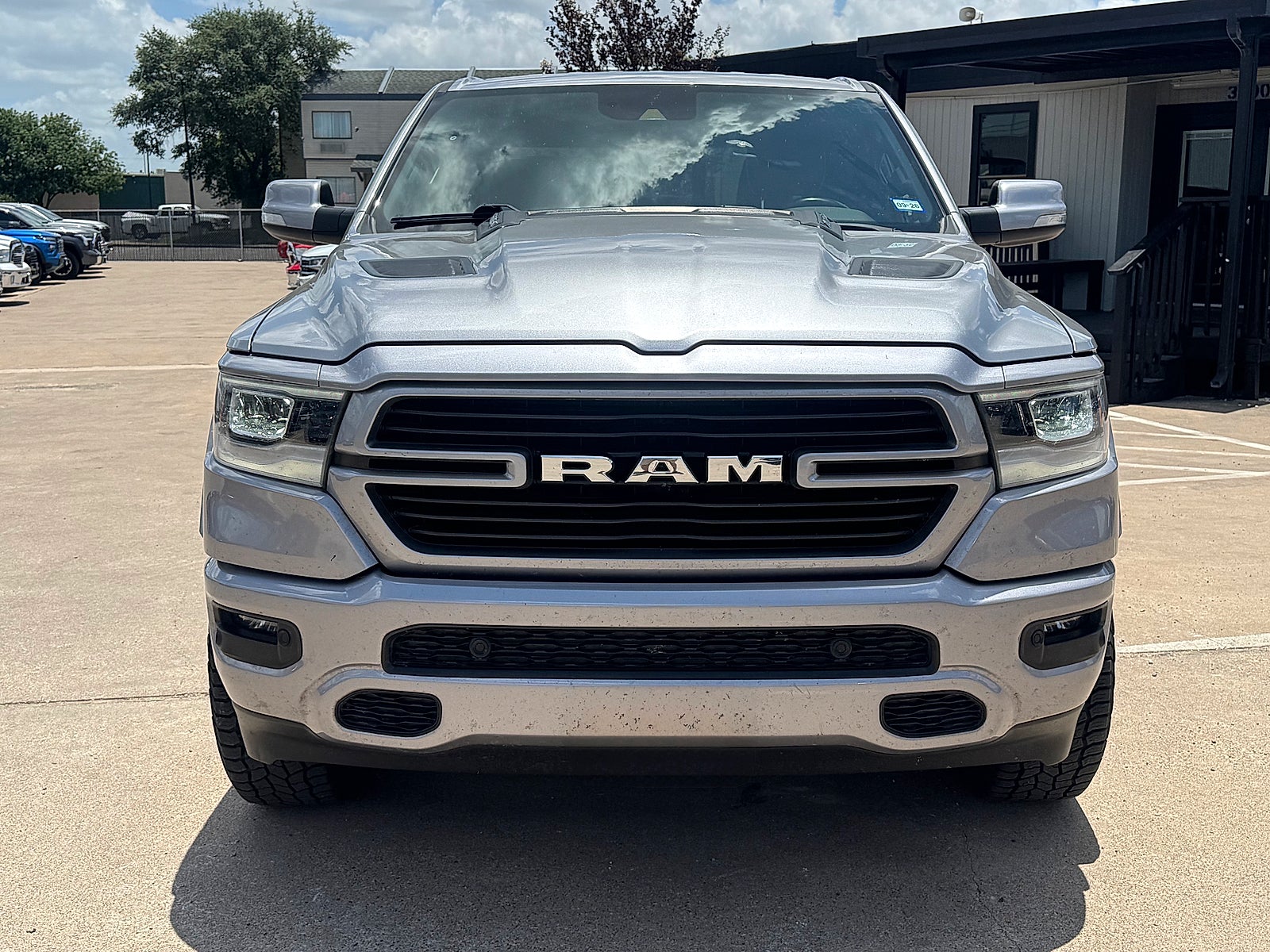 2022 RAM 1500 Laramie Crew Cab 4x4 5'7" Box