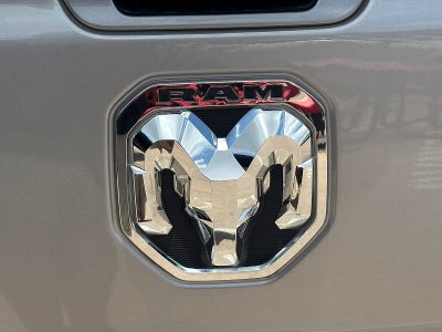 2022 RAM 1500 Laramie Crew Cab 4x4 5'7" Box