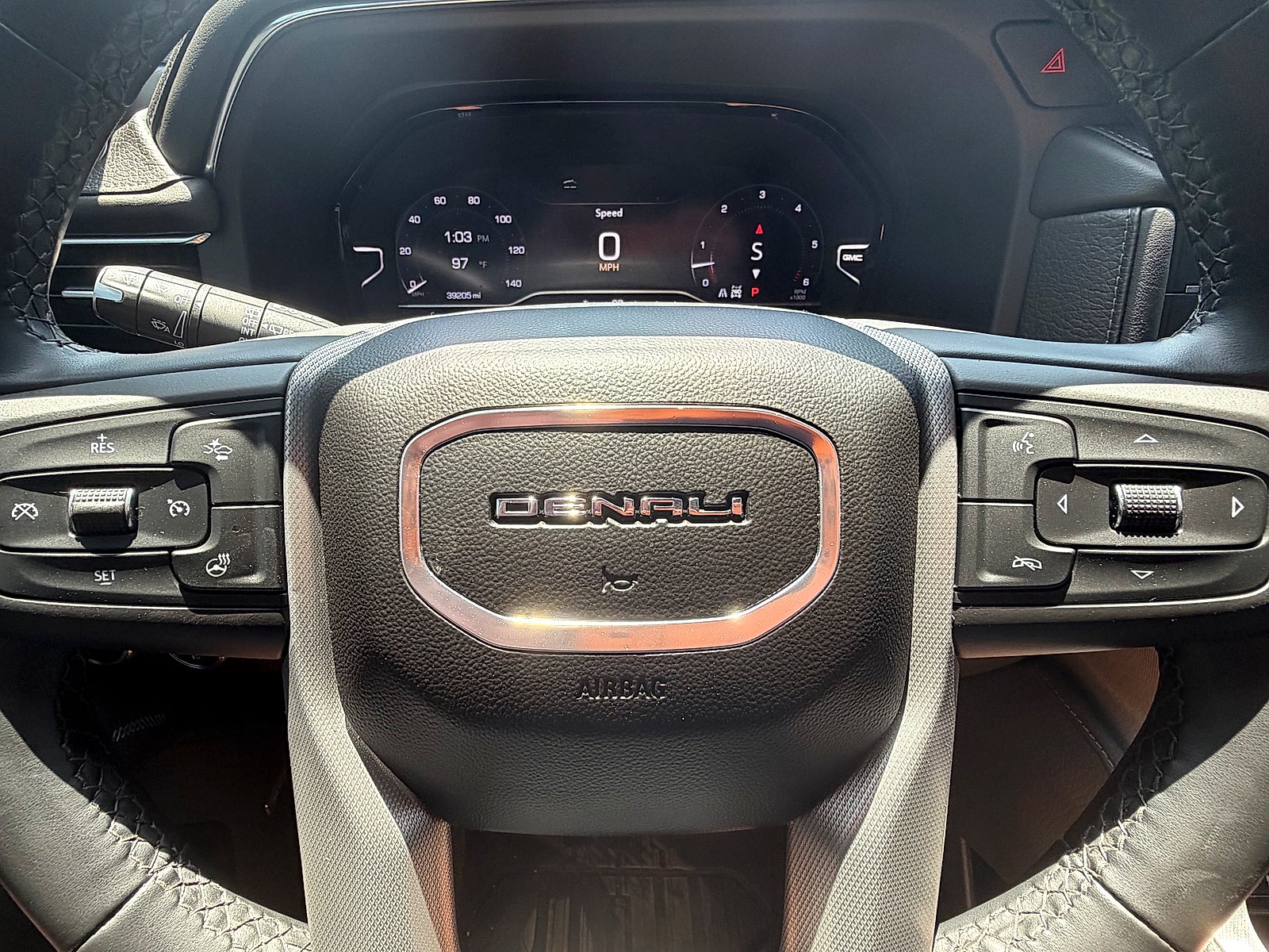 2023 GMC Yukon 4WD Denali