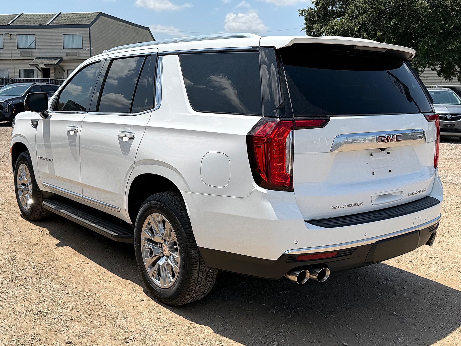 2023 GMC Yukon 4WD Denali