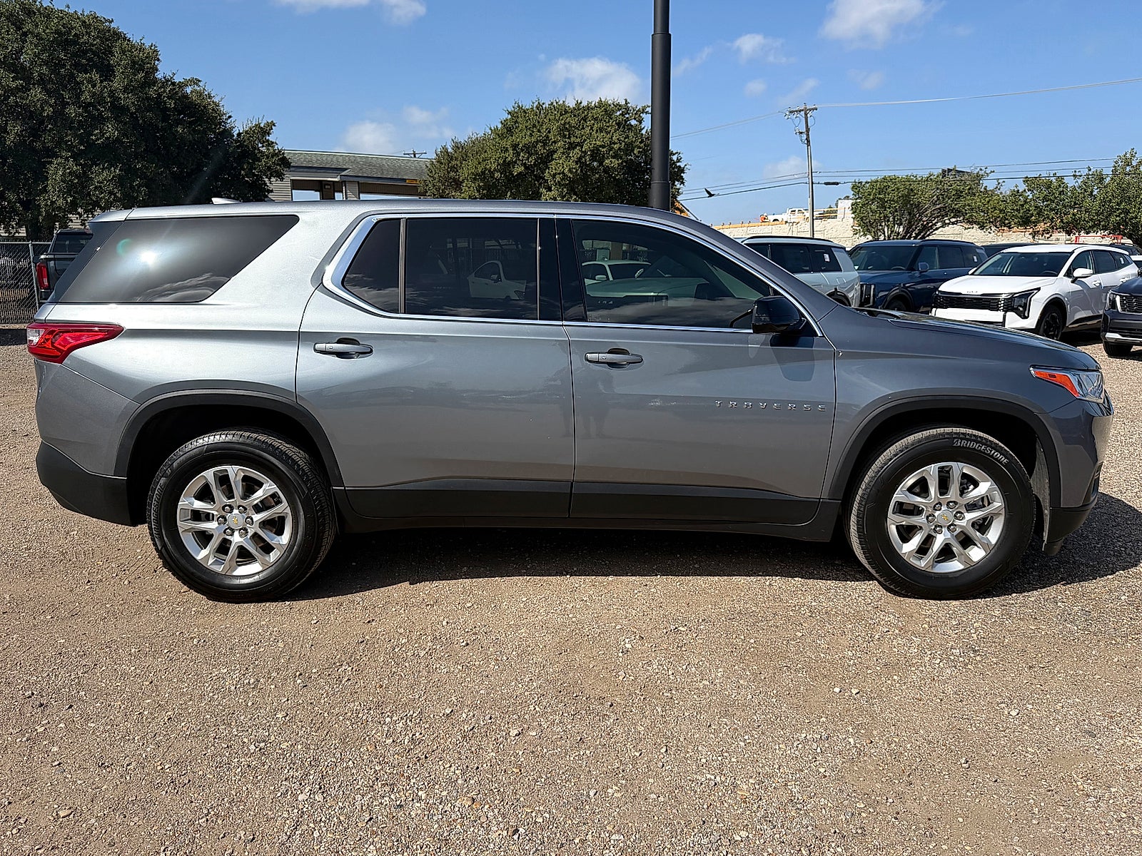 2021 Chevrolet Traverse FWD LS
