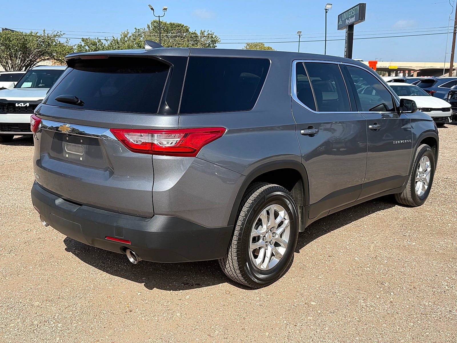 2021 Chevrolet Traverse FWD LS