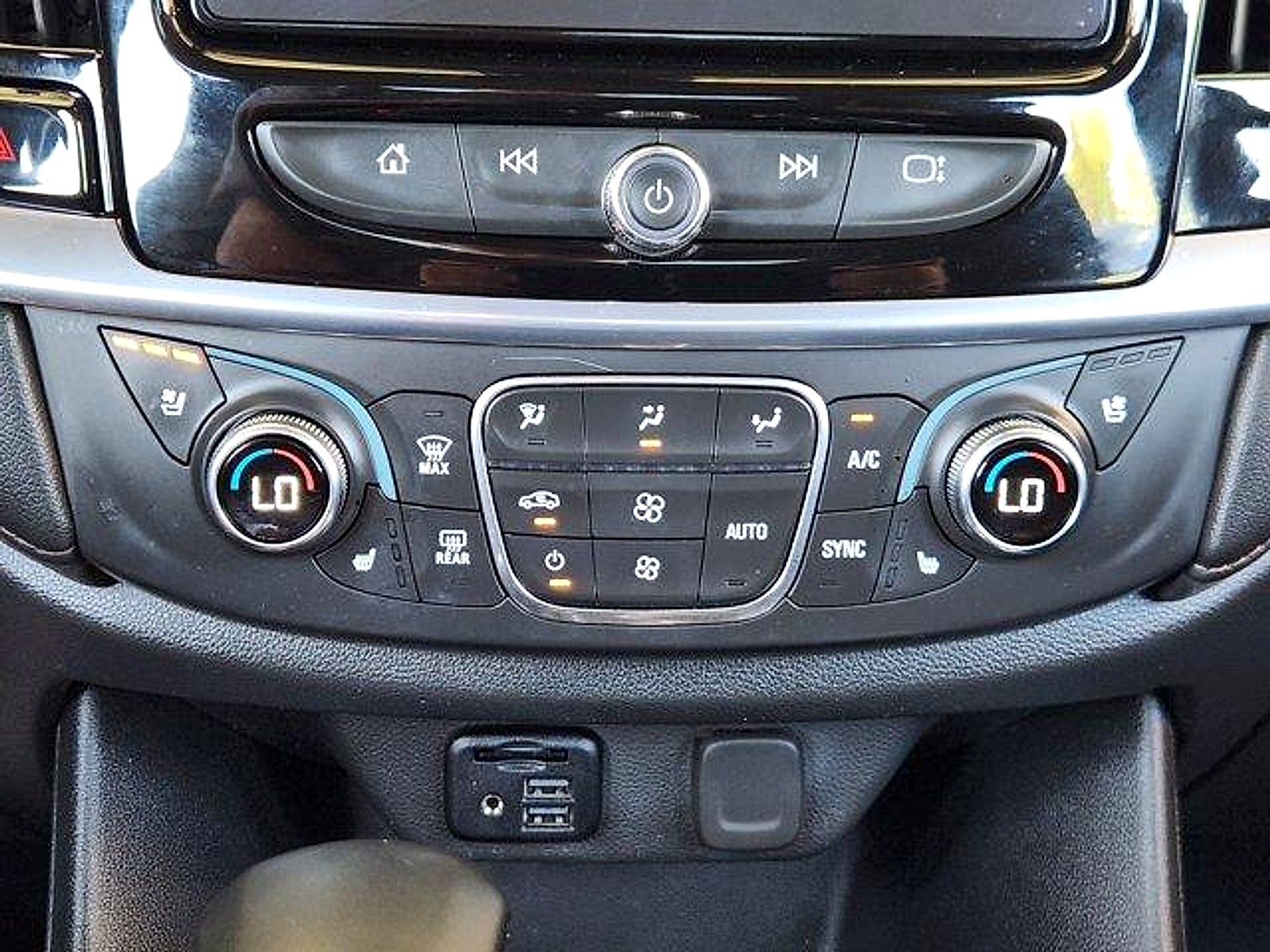2023 Chevrolet Traverse AWD High Country