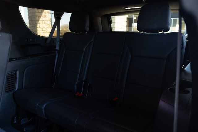 2025 Chevrolet Suburban LT