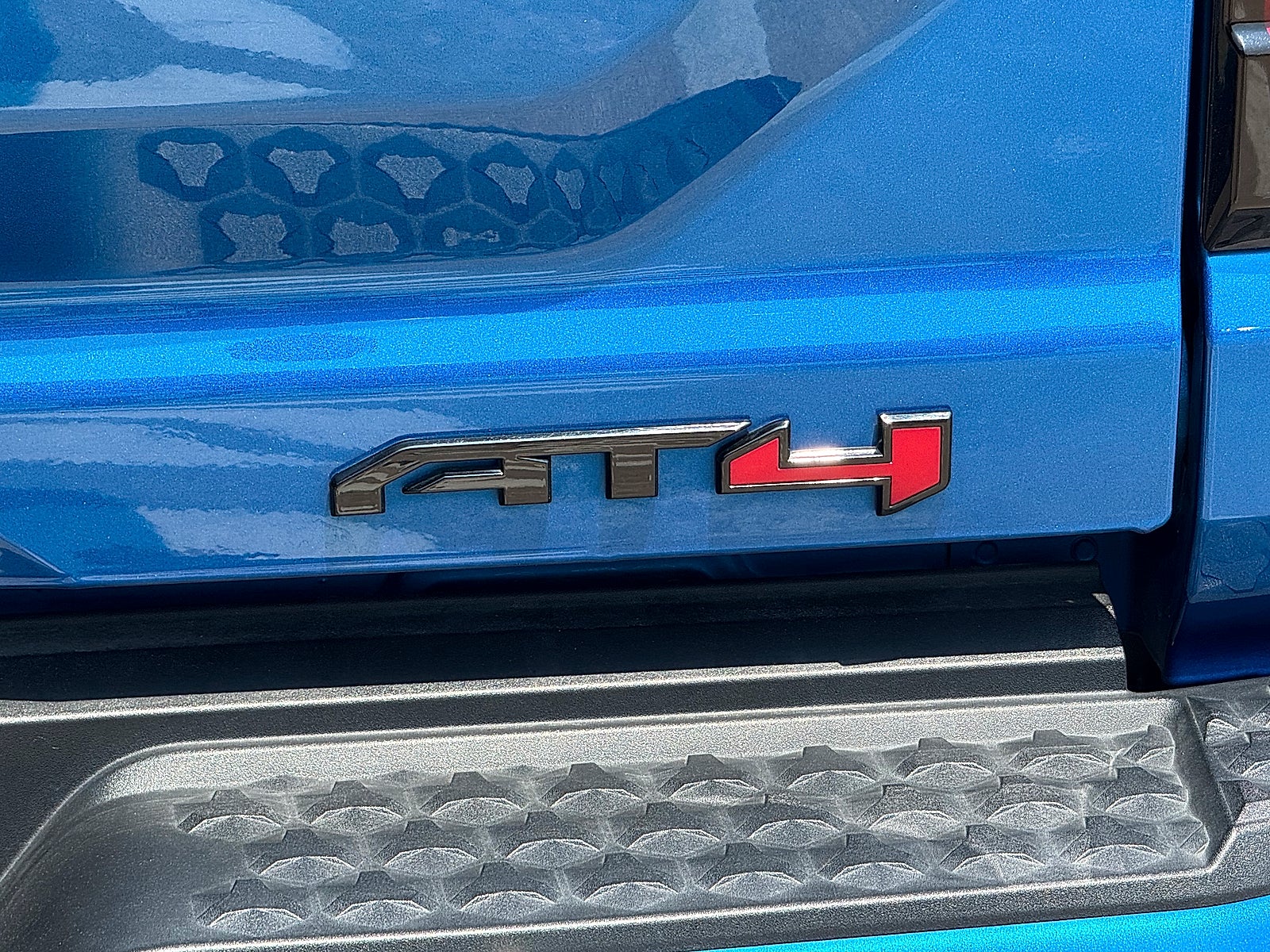 2023 GMC Canyon 4WD Crew Cab Short Box AT4