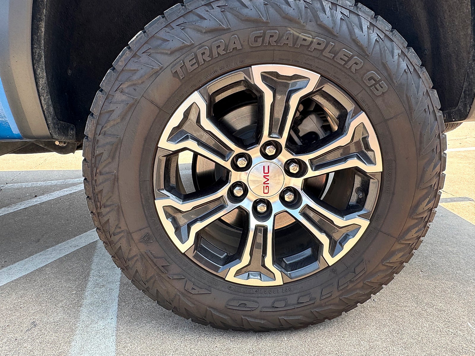 2023 GMC Canyon 4WD Crew Cab Short Box AT4