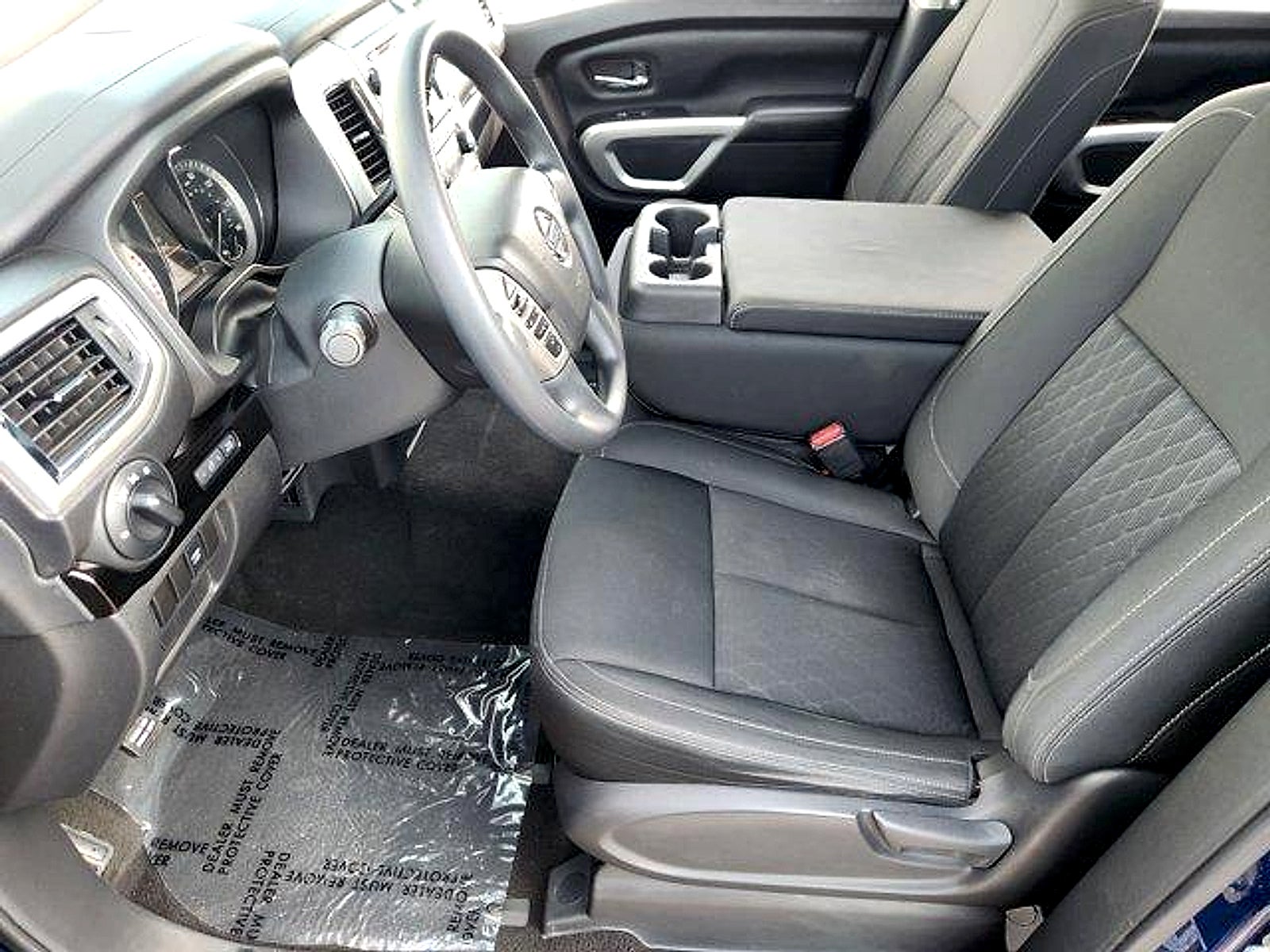 2019 Nissan TITAN SV