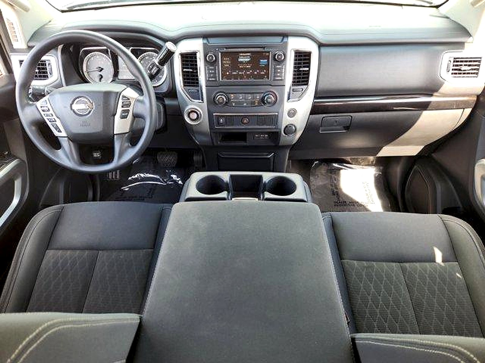 2019 Nissan TITAN SV