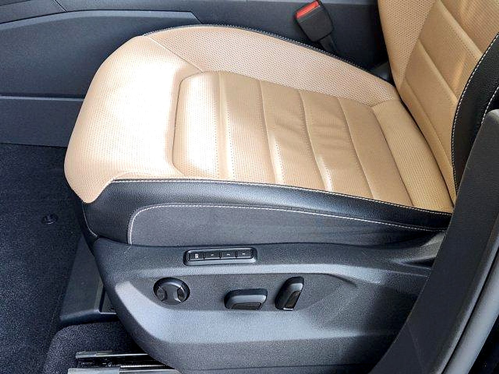 2022 Volkswagen Atlas Cross Sport 3.6L V6 SEL Premium R-Line