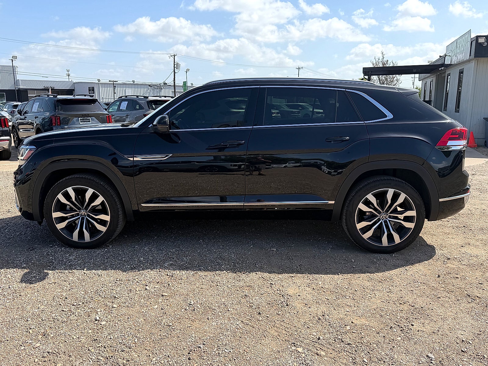 2022 Volkswagen Atlas Cross Sport 3.6L V6 SEL Premium R-Line