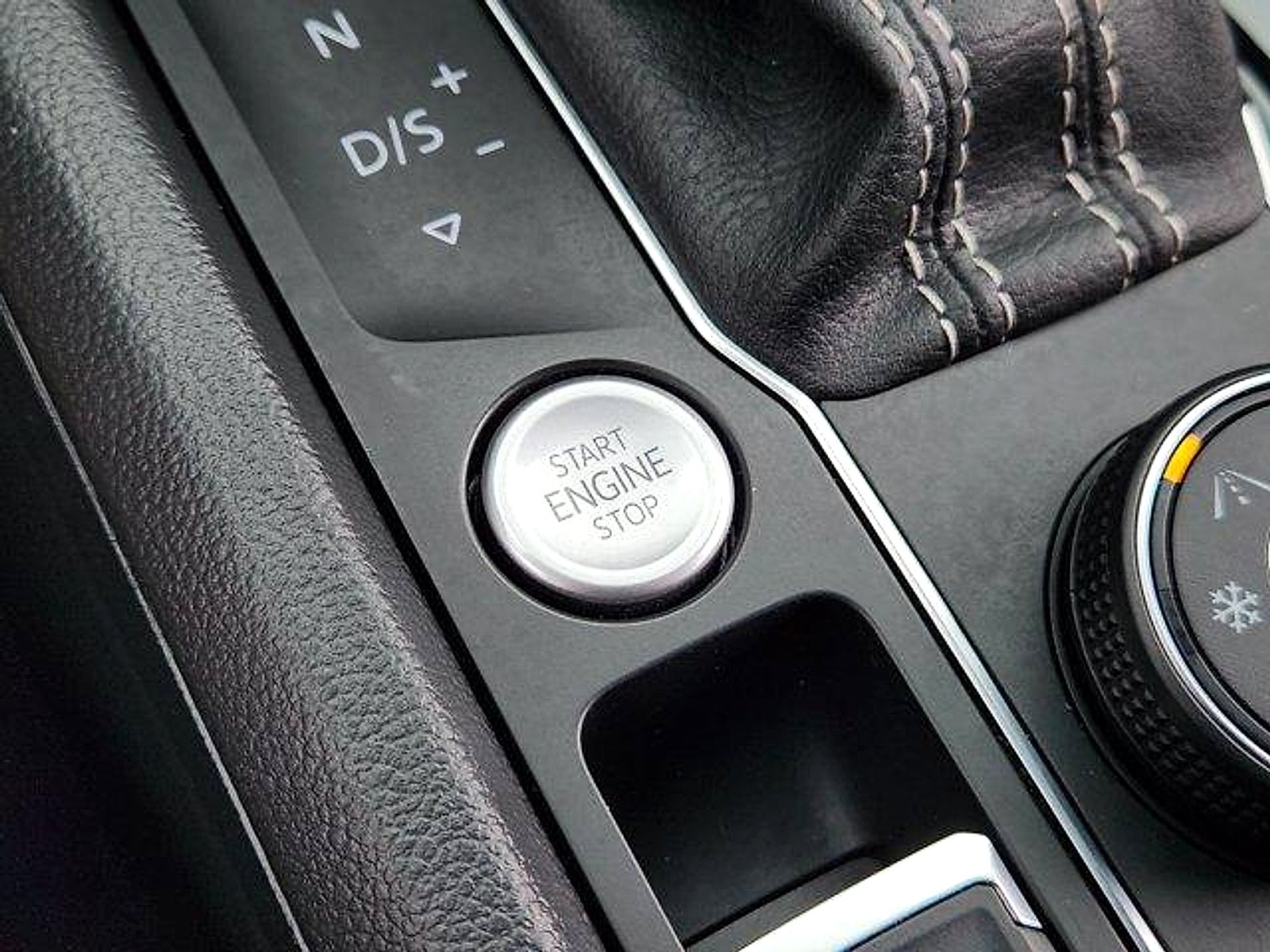 2023 Volkswagen Atlas Cross Sport 3.6L V6 SE w/Technology