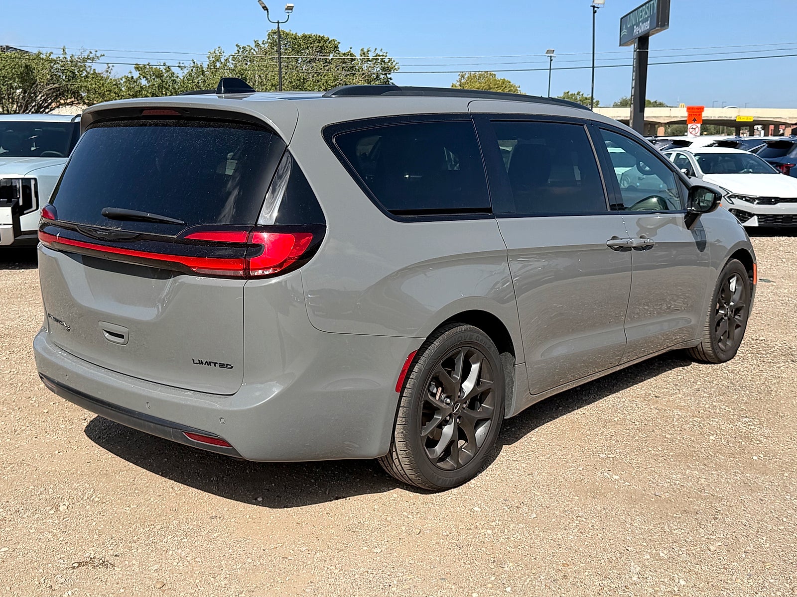 2025 Chrysler Pacifica Limited