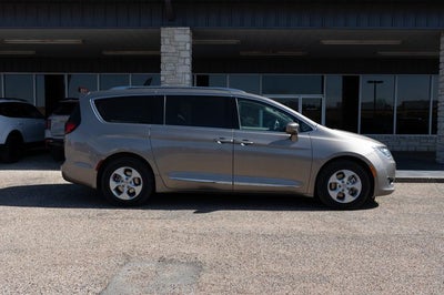 2018 Chrysler Pacifica Hybrid Touring L