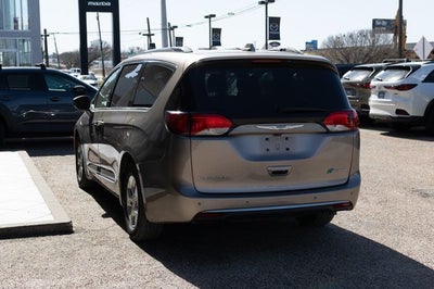 2018 Chrysler Pacifica Hybrid Touring L