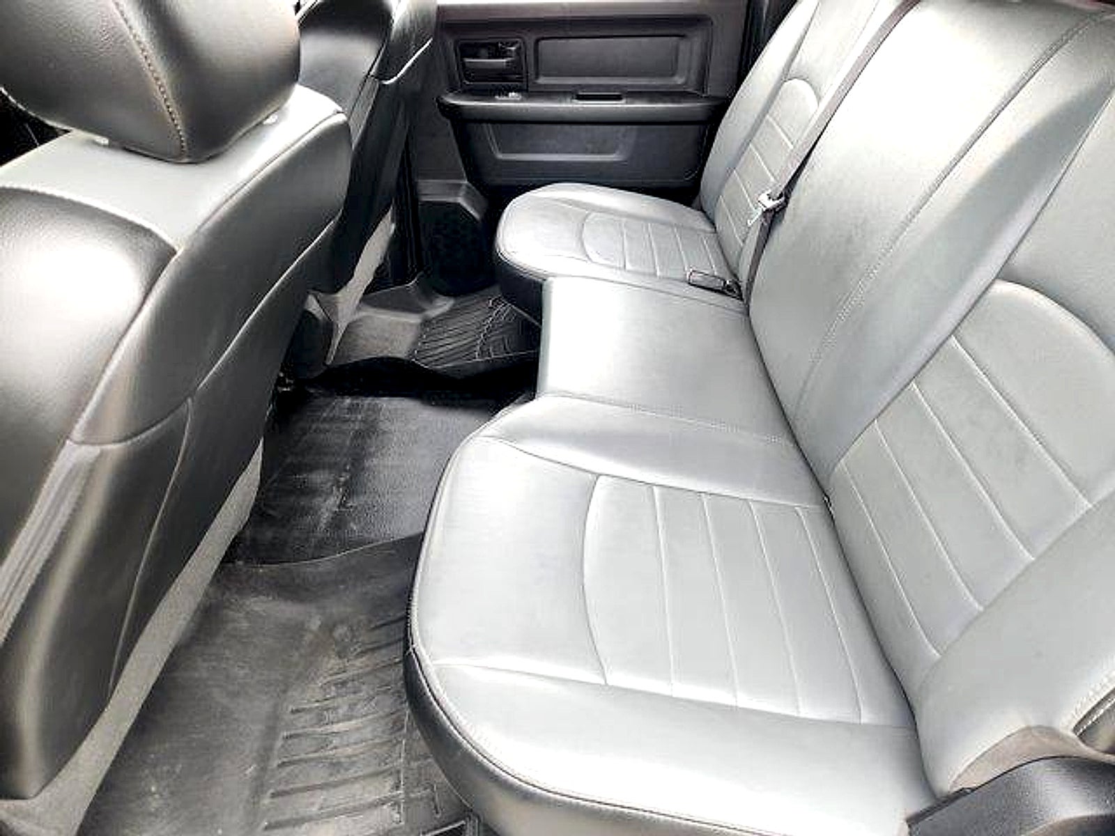 2022 RAM 1500 Classic Tradesman Crew Cab 4x2 5'7" Box