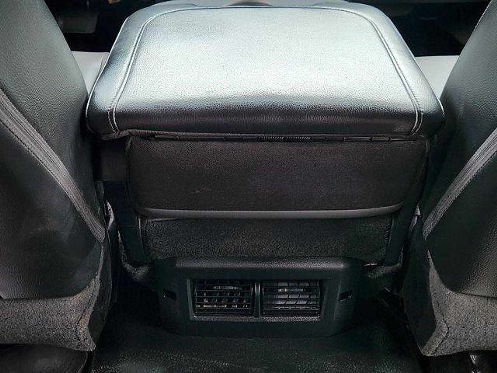 2022 RAM 1500 Classic Tradesman Crew Cab 4x2 5'7" Box