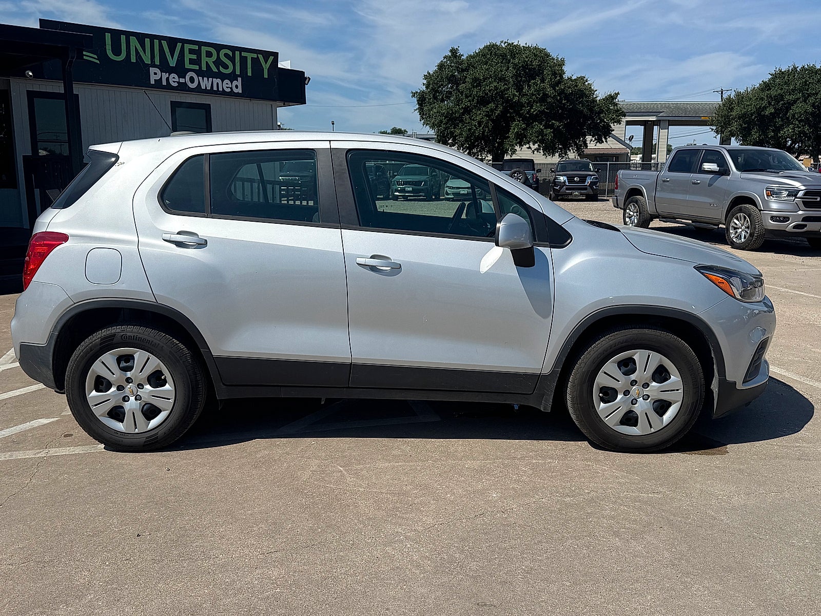 Used 2019 Chevrolet Trax LS with VIN 3GNCJKSB1KL169638 for sale in Waco, TX