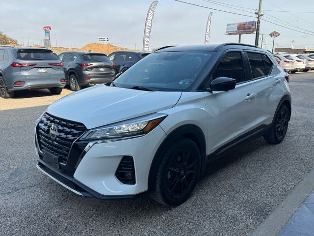 2023 Nissan Kicks SR