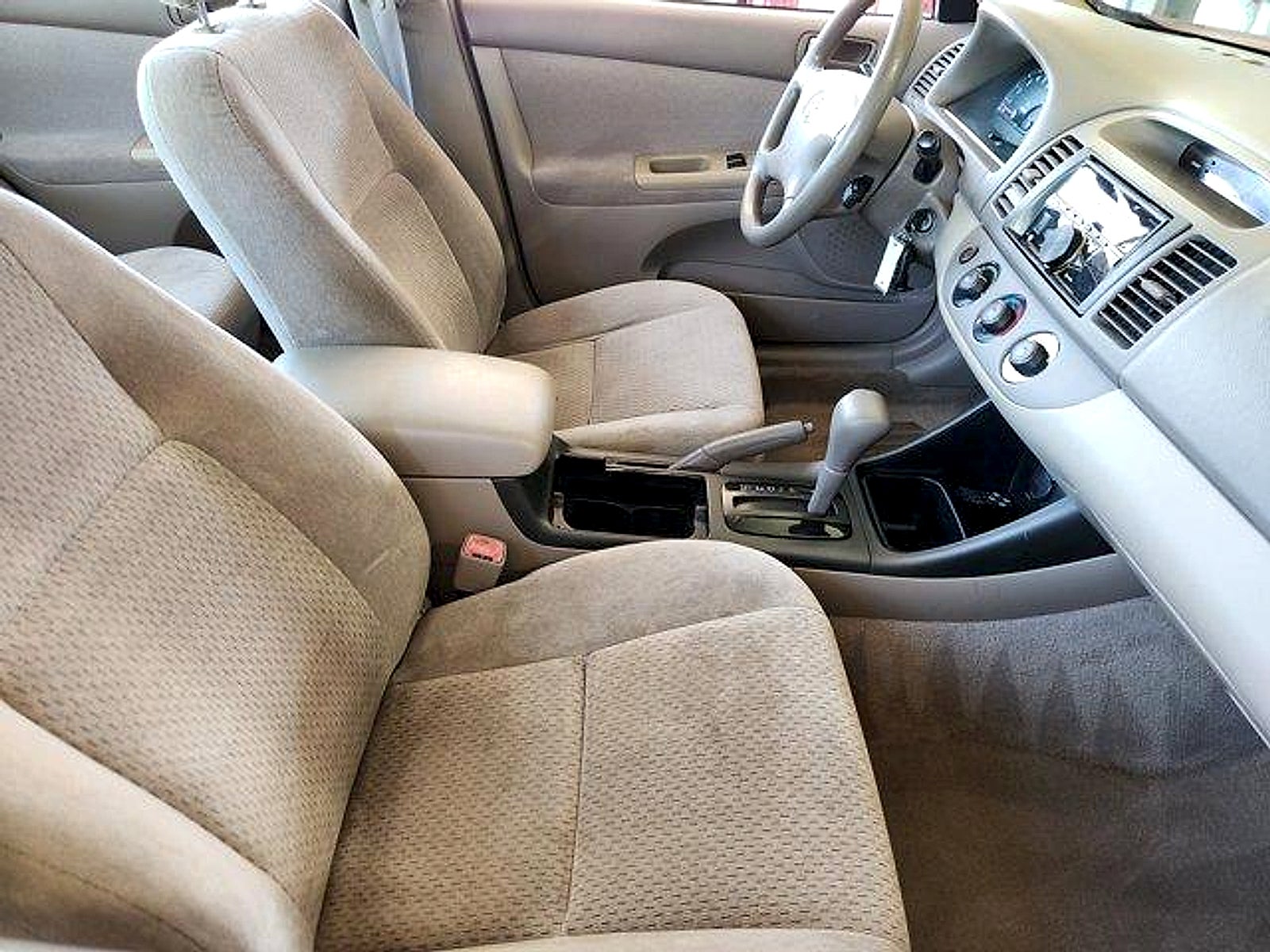 2004 Toyota Camry LE