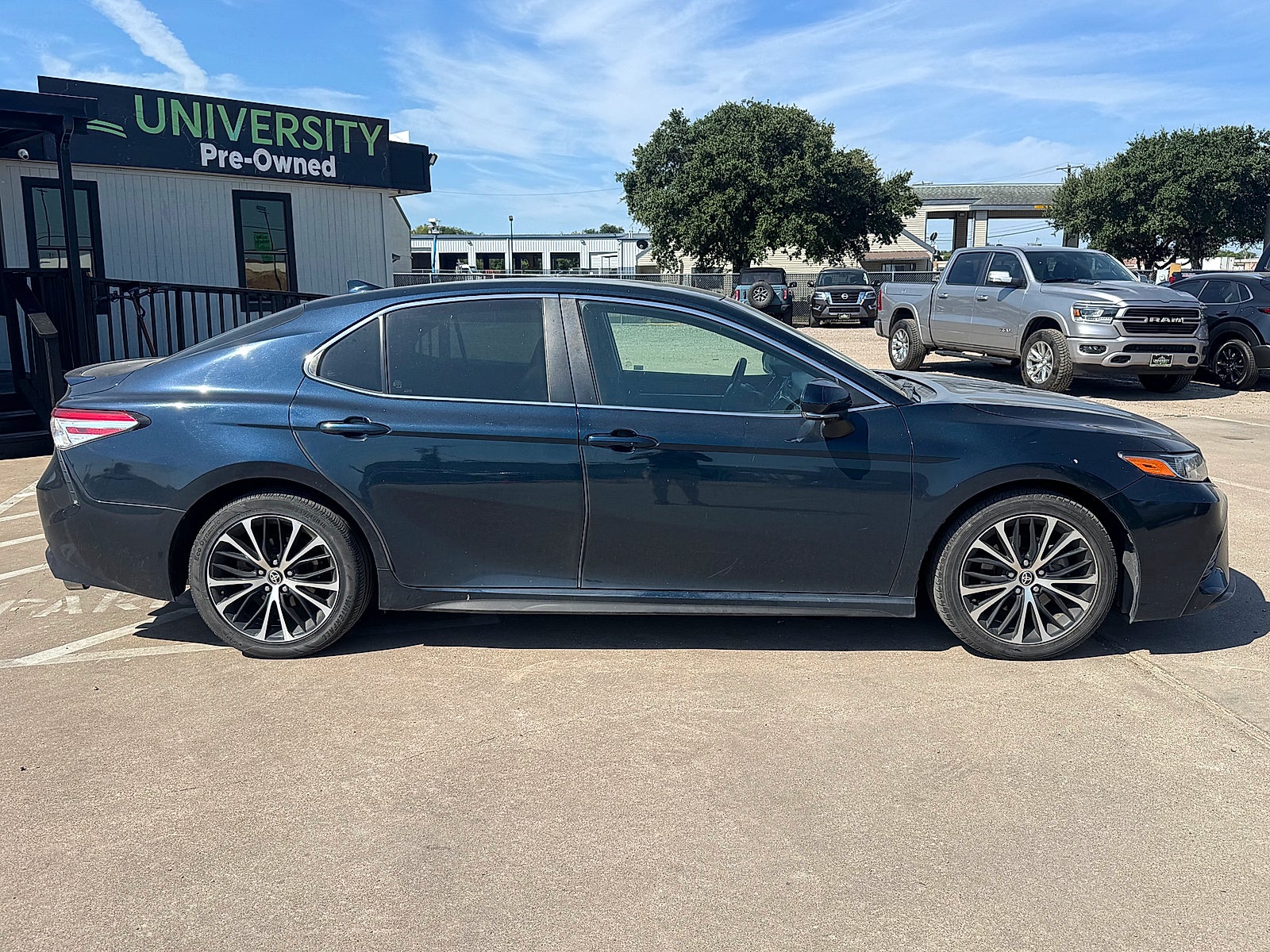 2020 Toyota Camry SE