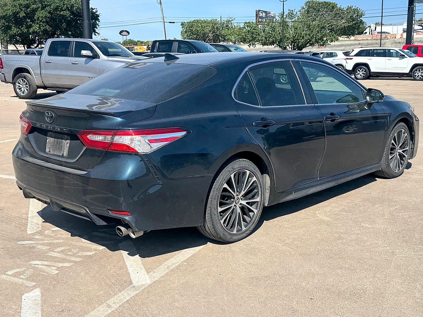 2020 Toyota Camry SE