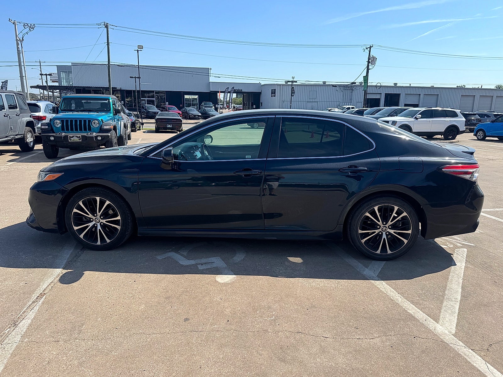 2020 Toyota Camry SE