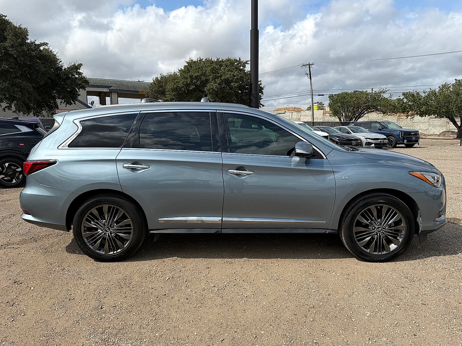 2019 INFINITI QX60 LUXE