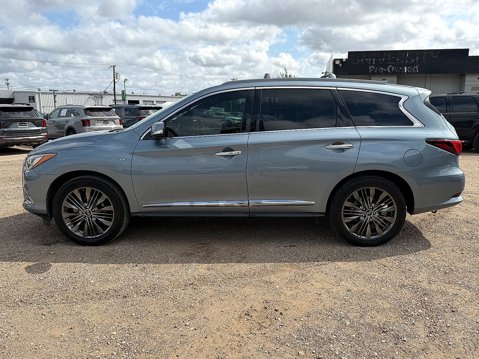 2019 INFINITI QX60 LUXE