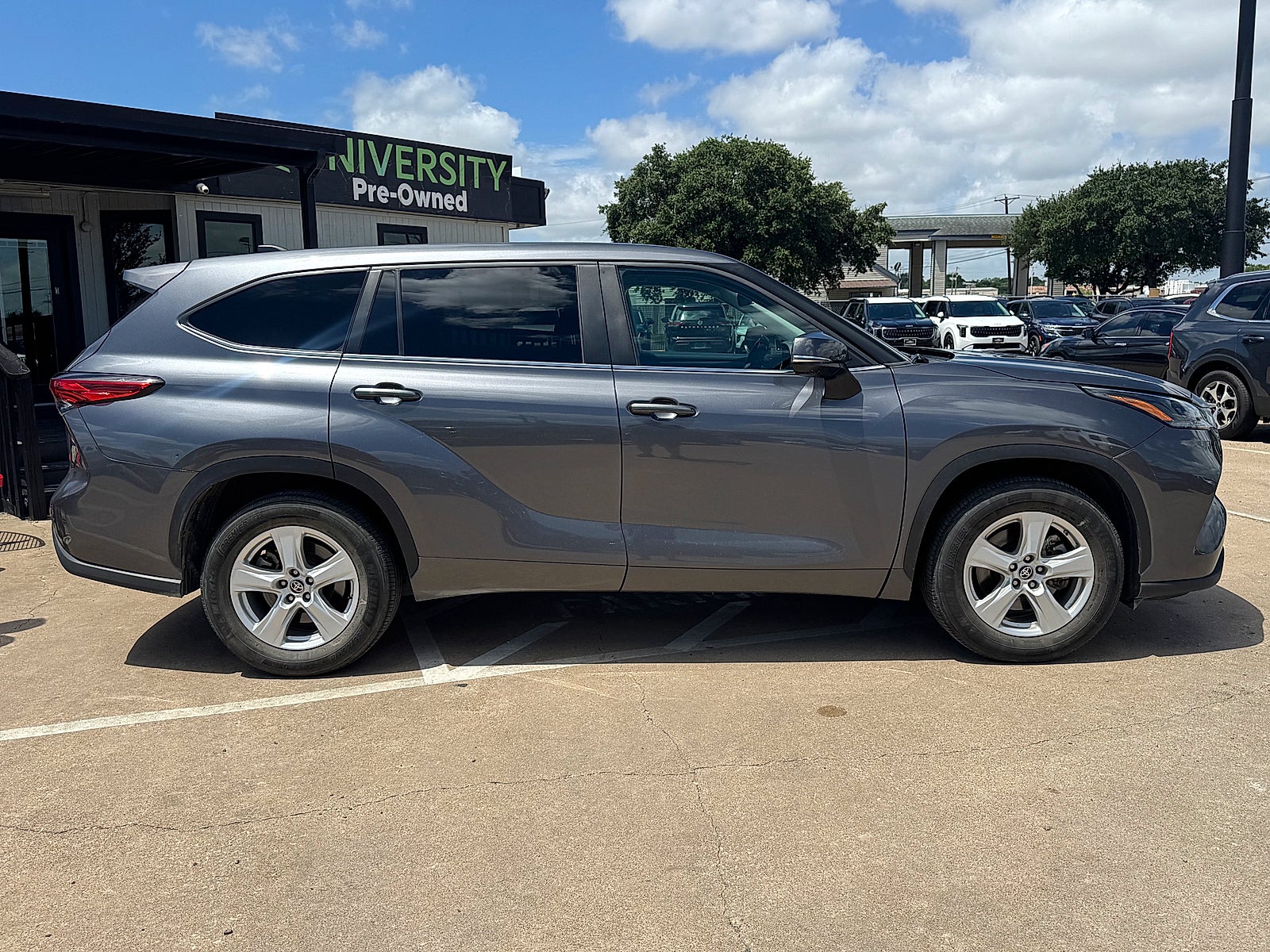 2023 Toyota Highlander L