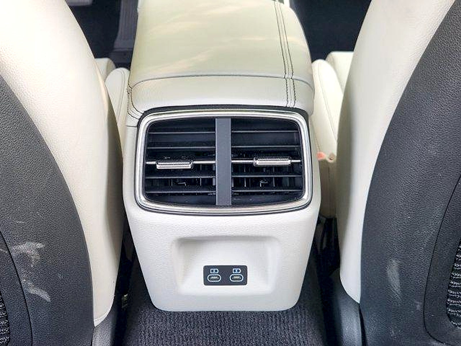 2025 Genesis G70 2.5T RWD