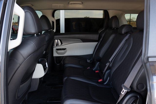 2022 Kia Carnival LXS