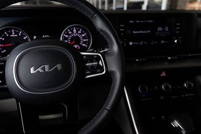 2024 Kia Carnival LX