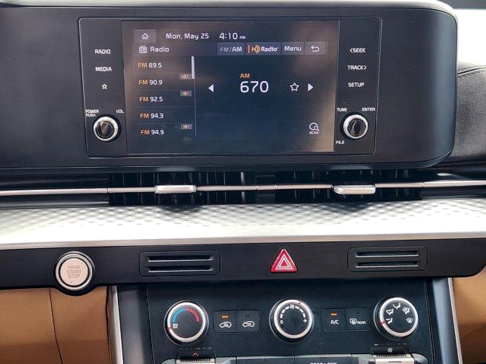 2022 Kia Carnival LX SEAT PACKAGE